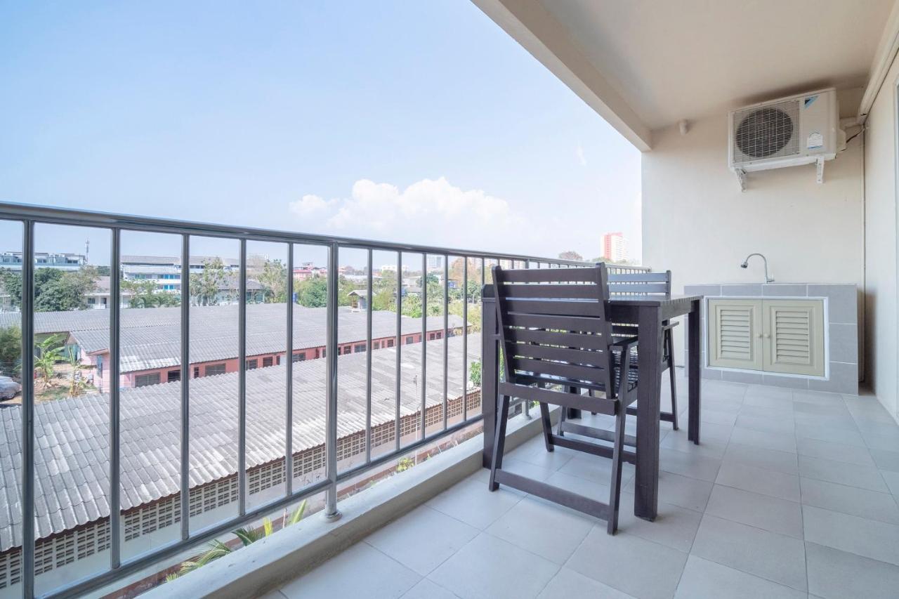 Oyo 829 Royal Thai Residence Jomtien Exterior foto