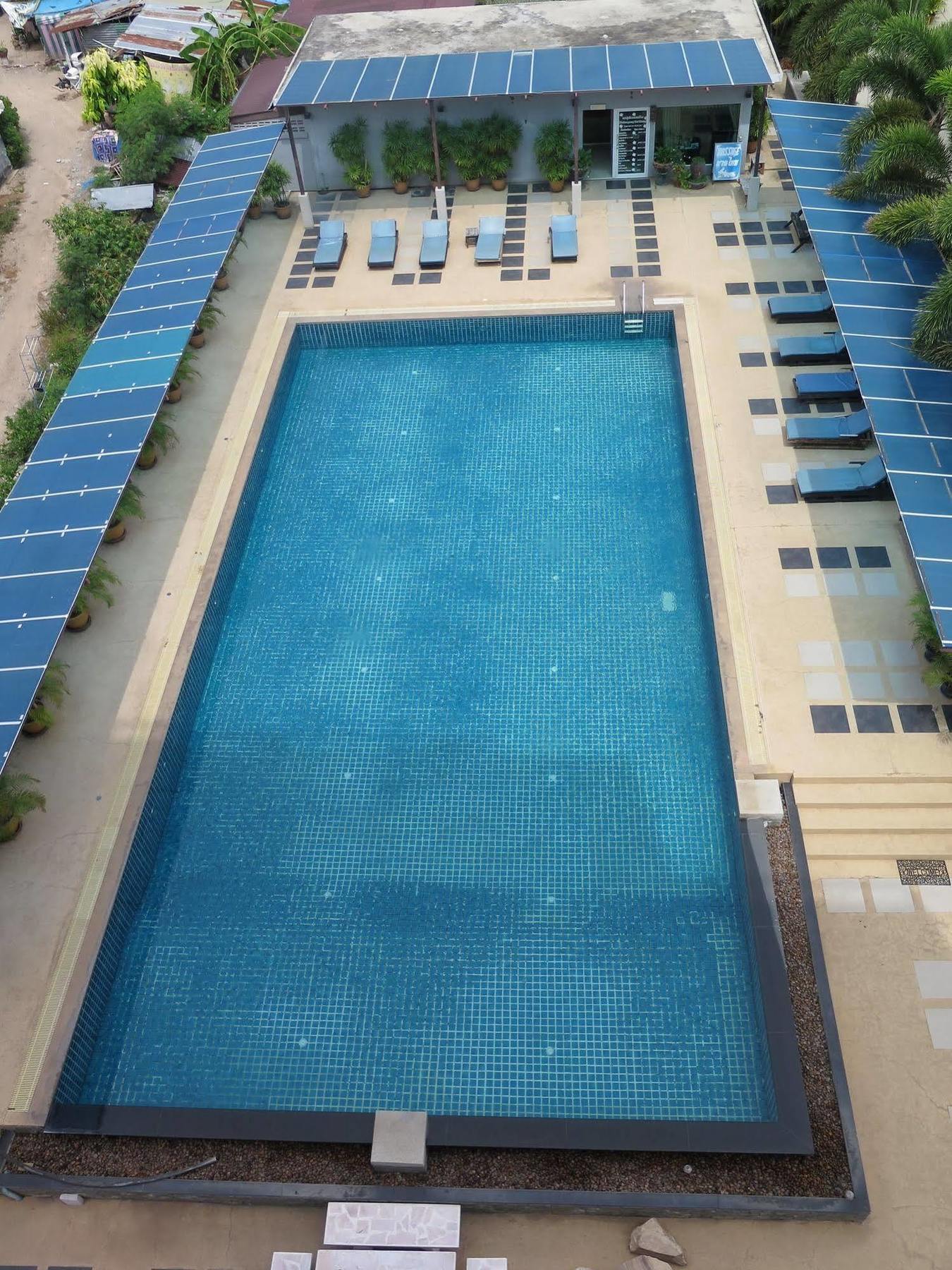 Oyo 829 Royal Thai Residence Jomtien Exterior foto