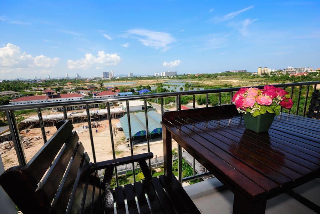 Oyo 829 Royal Thai Residence Jomtien Exterior foto