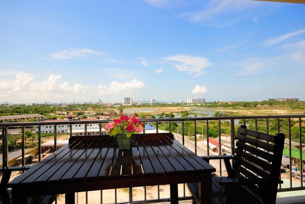 Oyo 829 Royal Thai Residence Jomtien Exterior foto